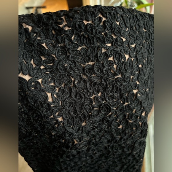 BCBG Below the knee dress - Picture 4 of 10